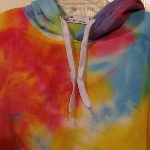 Roma Concept Tie Dye Cropped Hoodie - Picture 2 of 3